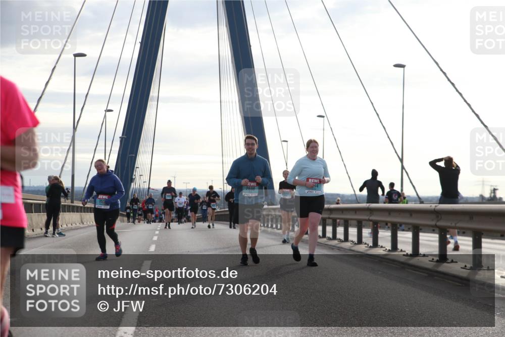 03.10.2024 - Köhlbrandbrückenlauf Jannik Wohlers http://msf.ph/oto/7306204 03.10.2024 09:38:03 Position 1 35, 14, 2690 meine-sportfotos.de