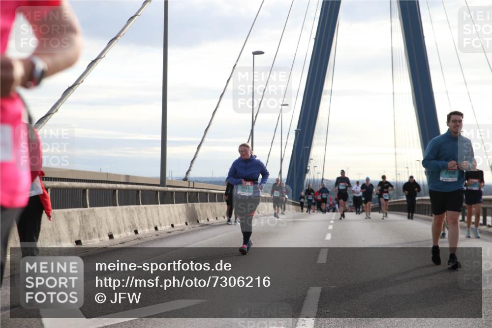 03.10.2024 - Köhlbrandbrückenlauf Jannik Wohlers http://msf.ph/oto/7306216 03.10.2024 09:38:04 Position 1 2690, 3515 meine-sportfotos.de