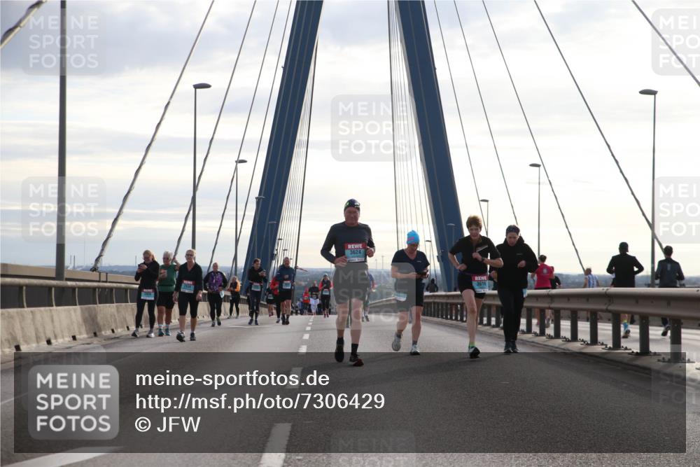03.10.2024 - Köhlbrandbrückenlauf Jannik Wohlers http://msf.ph/oto/7306429 03.10.2024 09:38:13 Position 1 3624, 3616 meine-sportfotos.de