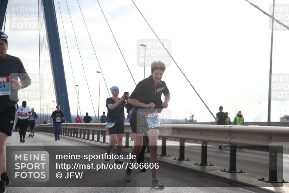 03.10.2024 - Köhlbrandbrückenlauf Jannik Wohlers http://msf.ph/oto/7306606 03.10.2024 09:38:17 Position 1 24, 3616 meine-sportfotos.de