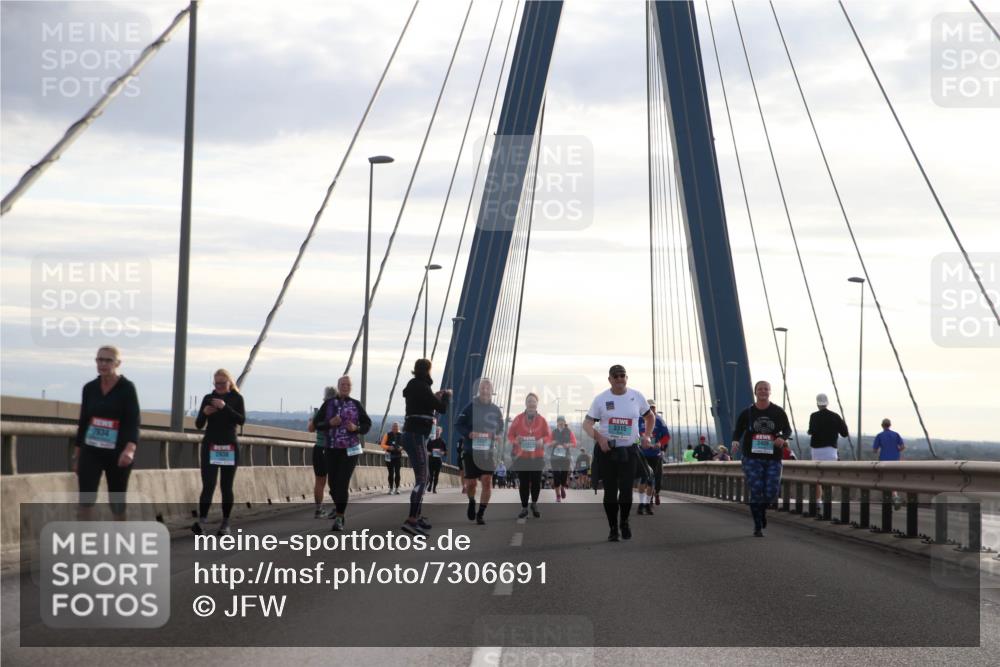 03.10.2024 - Köhlbrandbrückenlauf Jannik Wohlers http://msf.ph/oto/7306691 03.10.2024 09:38:20 Position 1 2834, 2838, 3315, 3406 meine-sportfotos.de