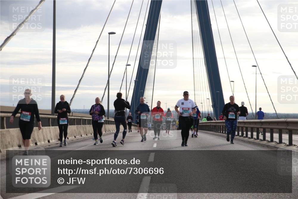 03.10.2024 - Köhlbrandbrückenlauf Jannik Wohlers http://msf.ph/oto/7306696 03.10.2024 09:38:20 Position 1 2934, 2838, 3315 meine-sportfotos.de