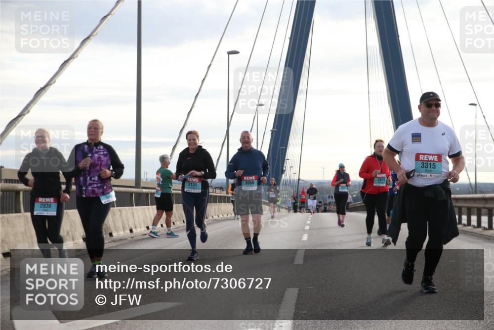 03.10.2024 - Köhlbrandbrückenlauf Jannik Wohlers http://msf.ph/oto/7306727 03.10.2024 09:38:24 Position 1 2838, 3315, 2815, 3131, 3050 meine-sportfotos.de