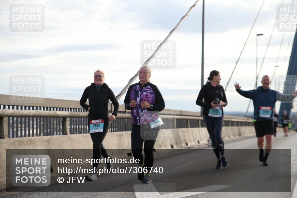 03.10.2024 - Köhlbrandbrückenlauf Jannik Wohlers http://msf.ph/oto/7306740 03.10.2024 09:38:25 Position 1 2838, 3131 meine-sportfotos.de