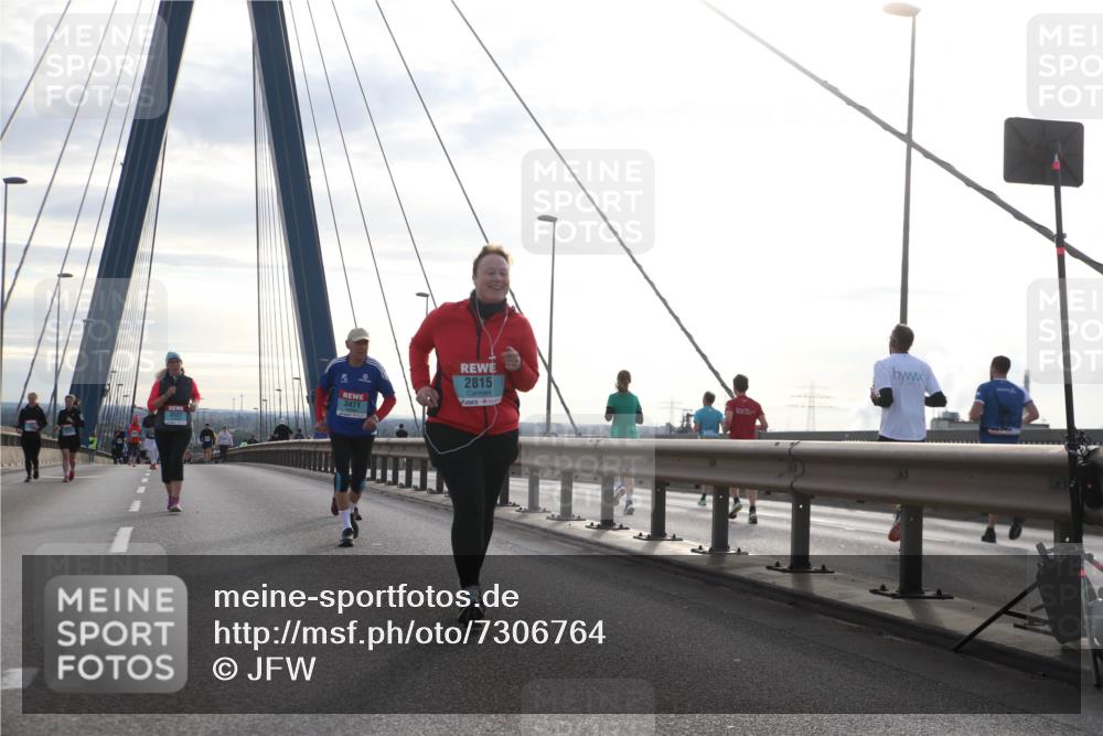 03.10.2024 - Köhlbrandbrückenlauf Jannik Wohlers http://msf.ph/oto/7306764 03.10.2024 09:38:28 Position 1 2815, 3471, 3121 meine-sportfotos.de