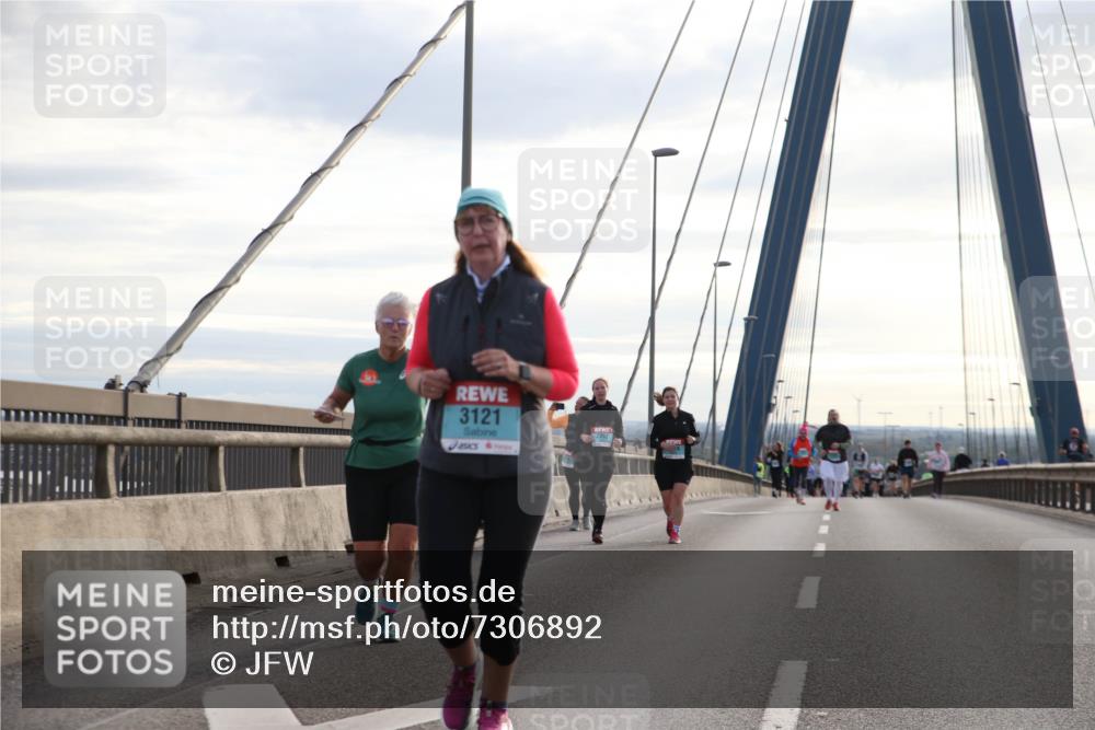 03.10.2024 - Köhlbrandbrückenlauf Jannik Wohlers http://msf.ph/oto/7306892 03.10.2024 09:38:33 Position 1 3121 meine-sportfotos.de
