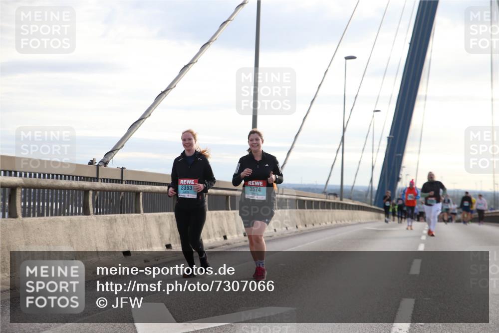 03.10.2024 - Köhlbrandbrückenlauf Jannik Wohlers http://msf.ph/oto/7307066 03.10.2024 09:38:38 Position 1 2393, 3574 meine-sportfotos.de