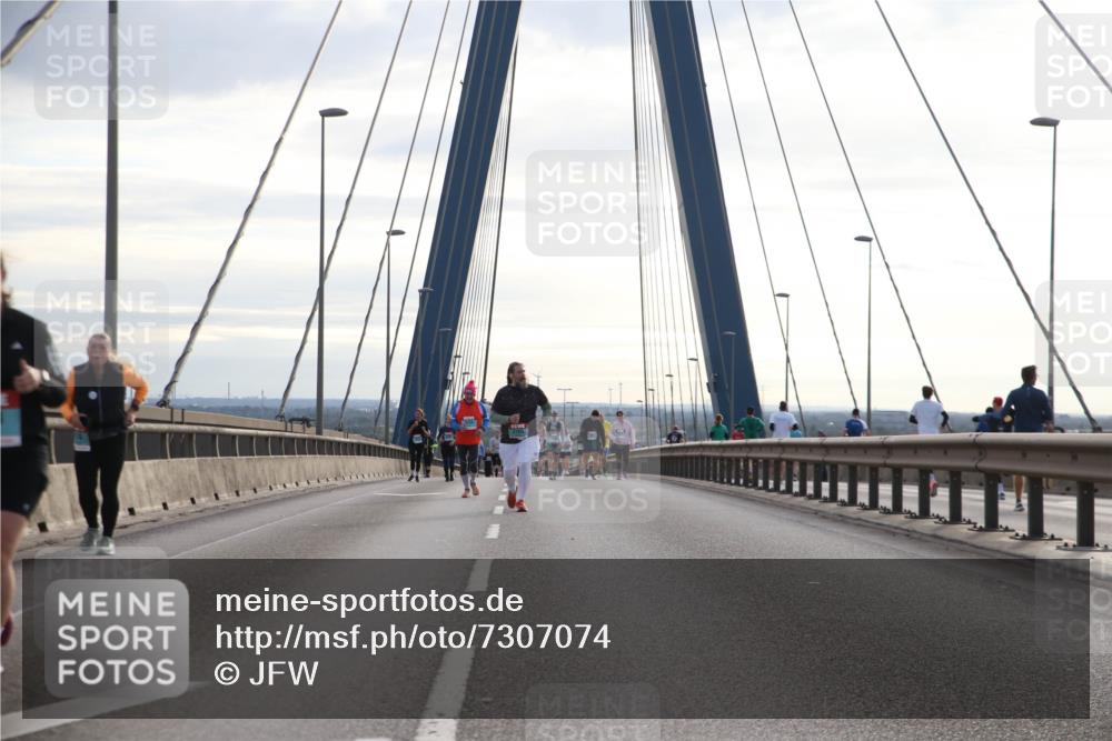 03.10.2024 - Köhlbrandbrückenlauf Jannik Wohlers http://msf.ph/oto/7307074 03.10.2024 09:38:39 Position 1  meine-sportfotos.de