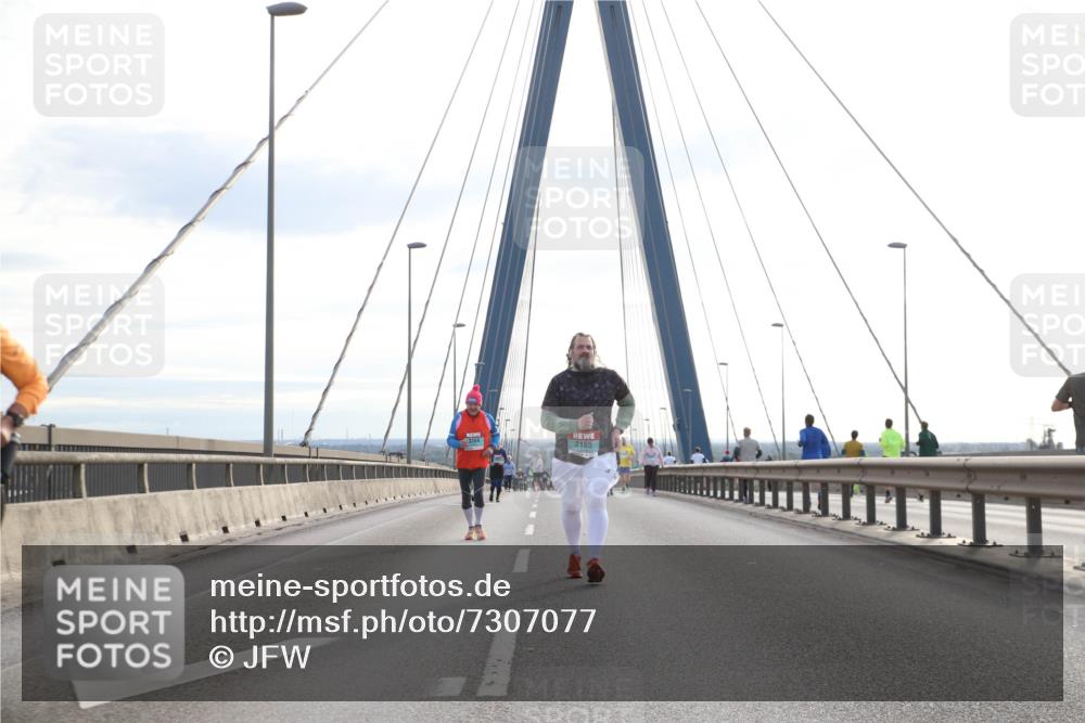 03.10.2024 - Köhlbrandbrückenlauf Jannik Wohlers http://msf.ph/oto/7307077 03.10.2024 09:38:46 Position 1 2165 meine-sportfotos.de