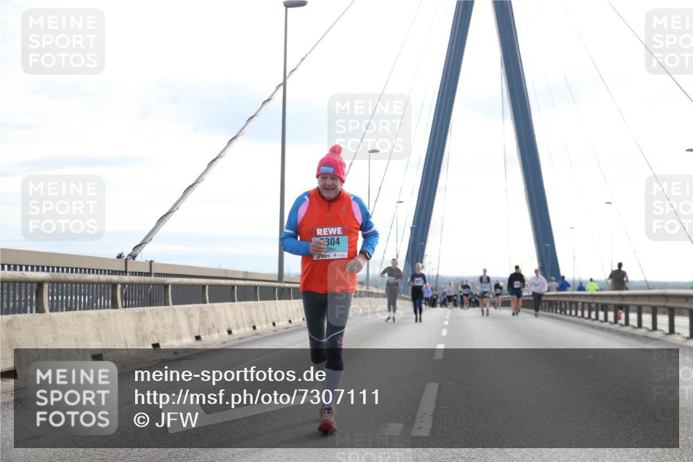 03.10.2024 - Köhlbrandbrückenlauf Jannik Wohlers http://msf.ph/oto/7307111 03.10.2024 09:38:51 Position 1 304 meine-sportfotos.de