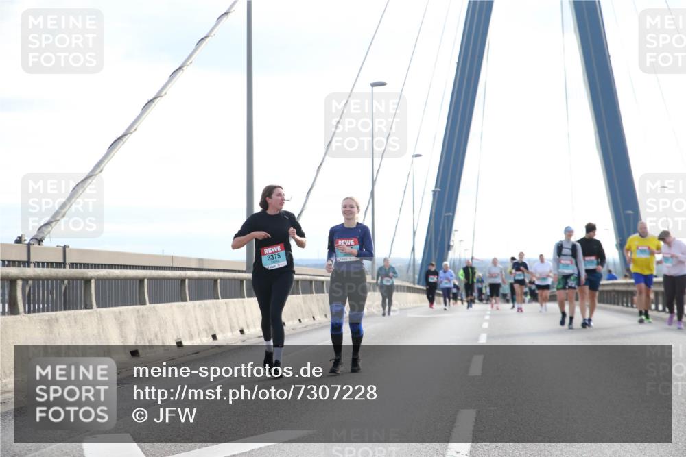 03.10.2024 - Köhlbrandbrückenlauf Jannik Wohlers http://msf.ph/oto/7307228 03.10.2024 09:38:58 Position 1 3375 meine-sportfotos.de