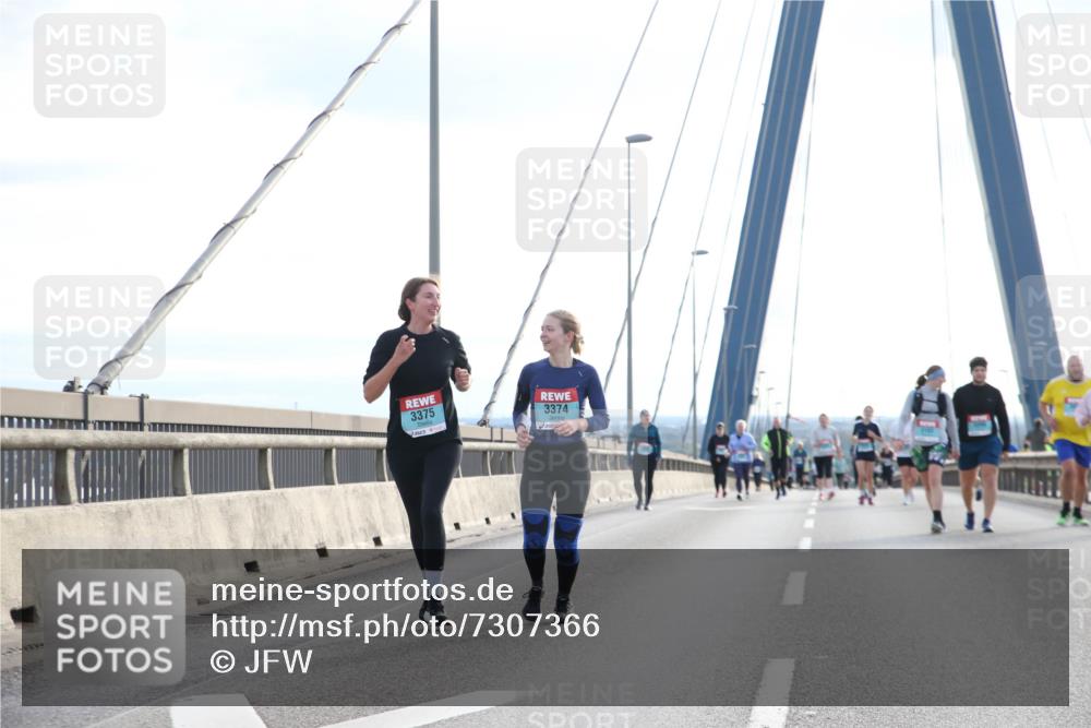 03.10.2024 - Köhlbrandbrückenlauf Jannik Wohlers http://msf.ph/oto/7307366 03.10.2024 09:38:58 Position 1 3375, 3374 meine-sportfotos.de