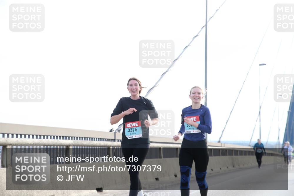 03.10.2024 - Köhlbrandbrückenlauf Jannik Wohlers http://msf.ph/oto/7307379 03.10.2024 09:39:00 Position 1 3375 meine-sportfotos.de