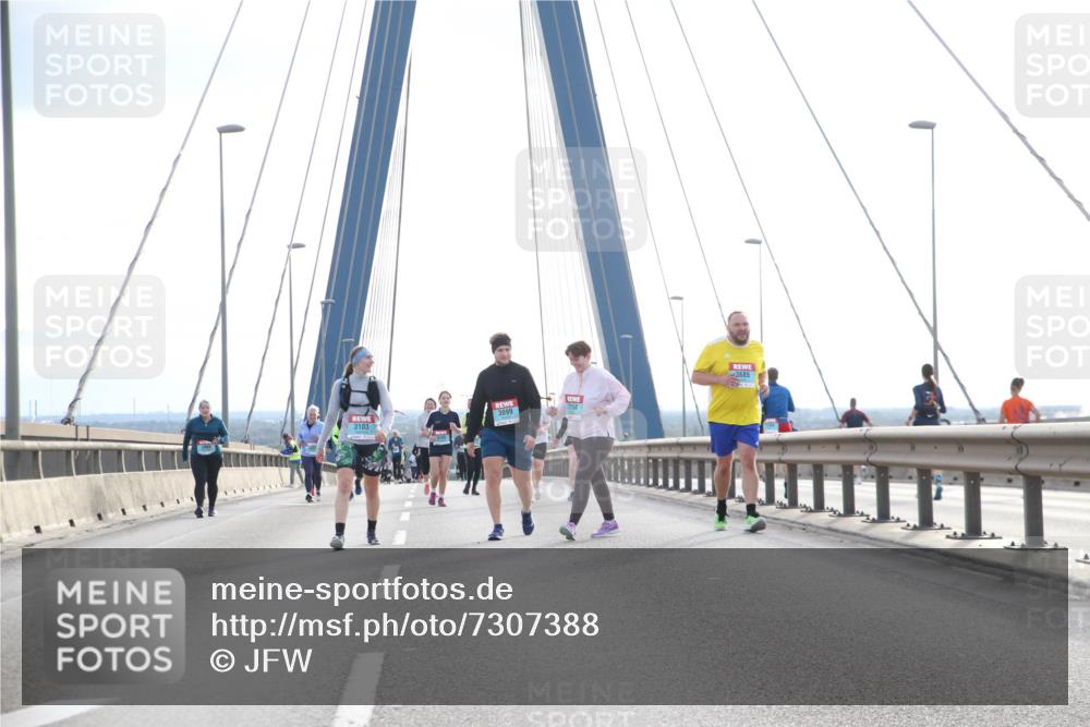 03.10.2024 - Köhlbrandbrückenlauf Jannik Wohlers http://msf.ph/oto/7307388 03.10.2024 09:39:01 Position 1 3099, 1158, 3103, 3685 meine-sportfotos.de