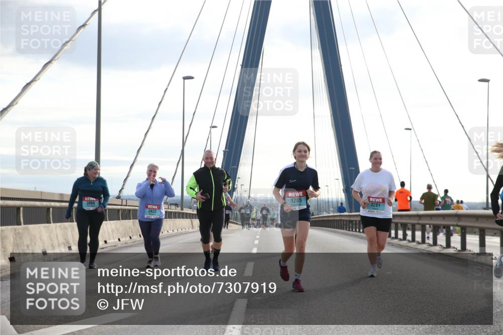 03.10.2024 - Köhlbrandbrückenlauf Jannik Wohlers http://msf.ph/oto/7307919 03.10.2024 09:39:10 Position 1 2694, 3422, 3285, 3281 meine-sportfotos.de