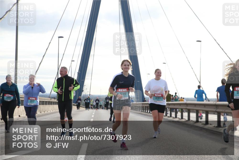 03.10.2024 - Köhlbrandbrückenlauf Jannik Wohlers http://msf.ph/oto/7307923 03.10.2024 09:39:10 Position 1 3285, 3281, 2694, 3422, 32 meine-sportfotos.de
