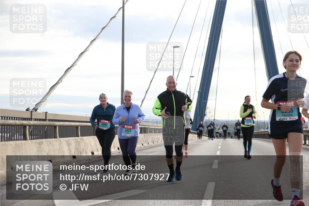 03.10.2024 - Köhlbrandbrückenlauf Jannik Wohlers http://msf.ph/oto/7307927 03.10.2024 09:39:11 Position 1 3118, 2694, 3422, 55 meine-sportfotos.de