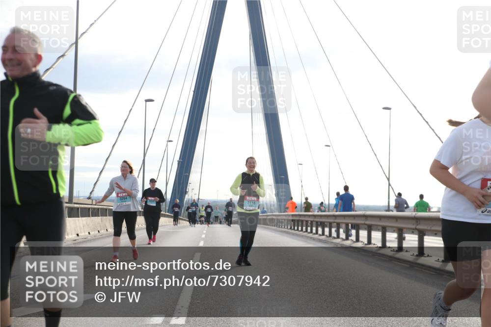 03.10.2024 - Köhlbrandbrückenlauf Jannik Wohlers http://msf.ph/oto/7307942 03.10.2024 09:39:13 Position 1 3264, 3118, 3420 meine-sportfotos.de