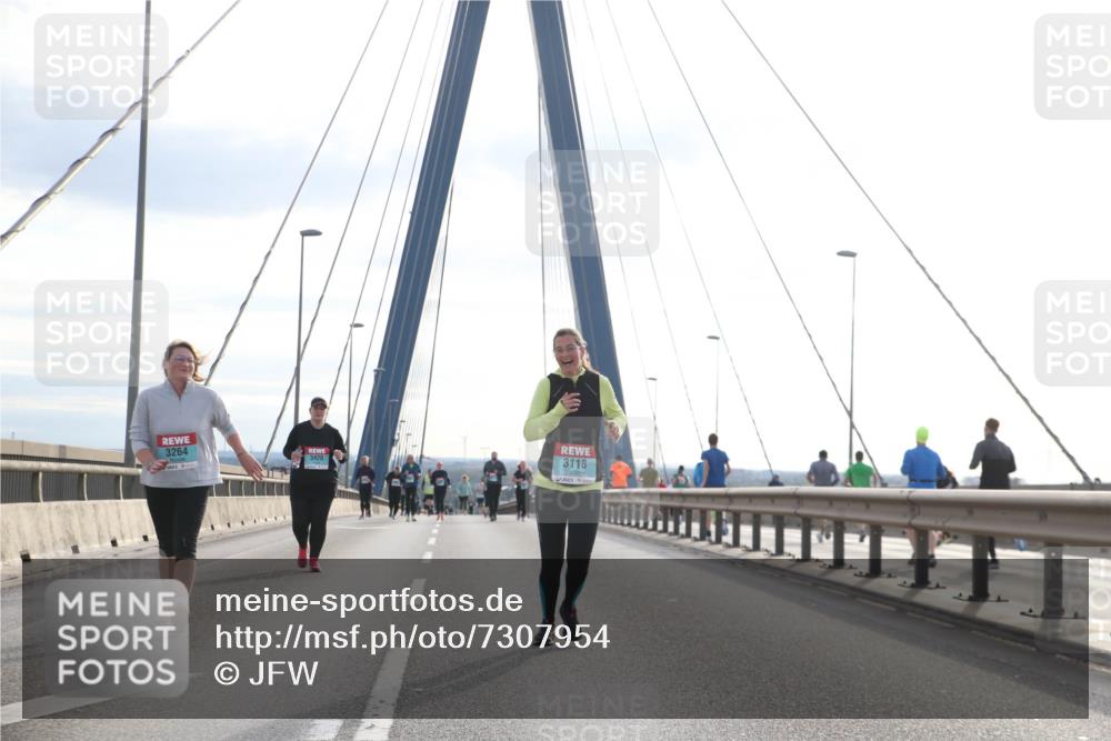 03.10.2024 - Köhlbrandbrückenlauf Jannik Wohlers http://msf.ph/oto/7307954 03.10.2024 09:39:14 Position 1 3264, 3420, 3118 meine-sportfotos.de