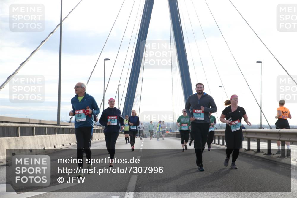 03.10.2024 - Köhlbrandbrückenlauf Jannik Wohlers http://msf.ph/oto/7307996 03.10.2024 09:39:31 Position 1 3507, 3069, 2725, 3481, 2634 meine-sportfotos.de
