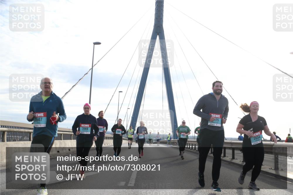 03.10.2024 - Köhlbrandbrückenlauf Jannik Wohlers http://msf.ph/oto/7308021 03.10.2024 09:39:33 Position 1 3507, 3069, 2351, 3627, 25, 2634 meine-sportfotos.de