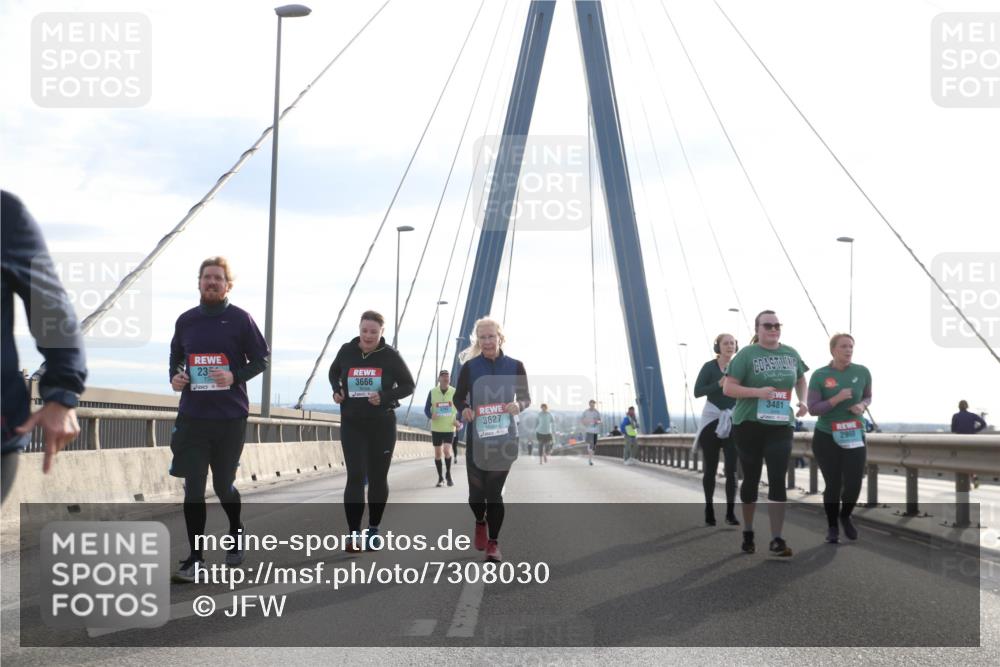 03.10.2024 - Köhlbrandbrückenlauf Jannik Wohlers http://msf.ph/oto/7308030 03.10.2024 09:39:35 Position 1 23, 3666, 3627, 3481, 2960 meine-sportfotos.de