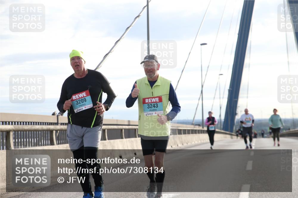 03.10.2024 - Köhlbrandbrückenlauf Jannik Wohlers http://msf.ph/oto/7308134 03.10.2024 09:39:42 Position 1 3209, 3243 meine-sportfotos.de