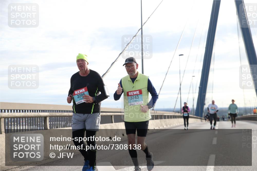 03.10.2024 - Köhlbrandbrückenlauf Jannik Wohlers http://msf.ph/oto/7308138 03.10.2024 09:39:42 Position 1 3209, 3243 meine-sportfotos.de