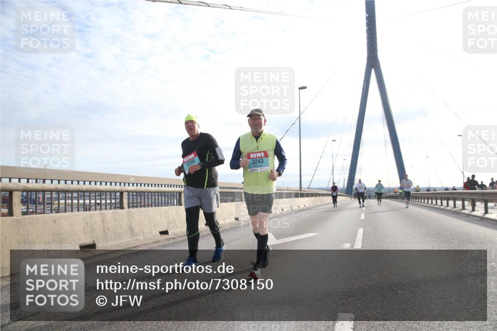 03.10.2024 - Köhlbrandbrückenlauf Jannik Wohlers http://msf.ph/oto/7308150 03.10.2024 09:39:43 Position 1 3209, 3243 meine-sportfotos.de