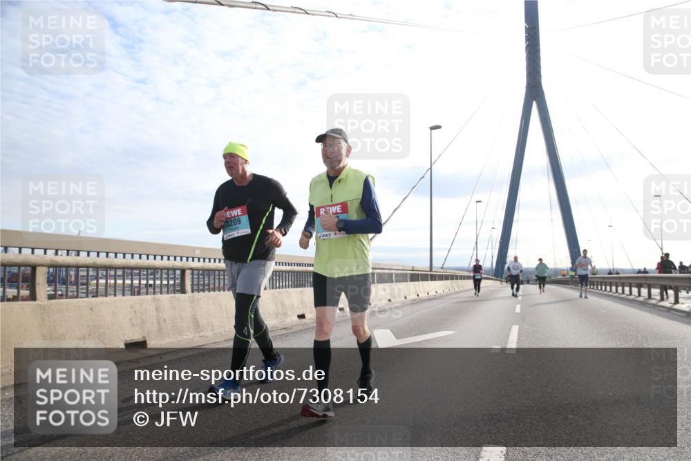 03.10.2024 - Köhlbrandbrückenlauf Jannik Wohlers http://msf.ph/oto/7308154 03.10.2024 09:39:43 Position 1 3209 meine-sportfotos.de