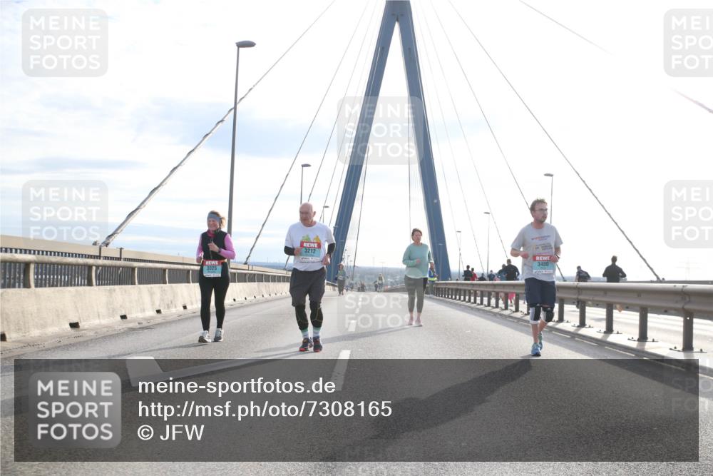 03.10.2024 - Köhlbrandbrückenlauf Jannik Wohlers http://msf.ph/oto/7308165 03.10.2024 09:39:48 Position 1 3025, 3212, 3480 meine-sportfotos.de