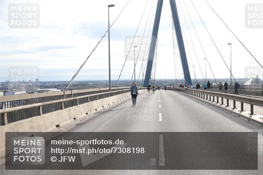 03.10.2024 - Köhlbrandbrückenlauf Jannik Wohlers http://msf.ph/oto/7308198 03.10.2024 09:39:57 Position 1  meine-sportfotos.de