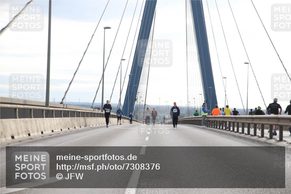 03.10.2024 - Köhlbrandbrückenlauf Jannik Wohlers http://msf.ph/oto/7308376 03.10.2024 09:40:22 Position 1  meine-sportfotos.de