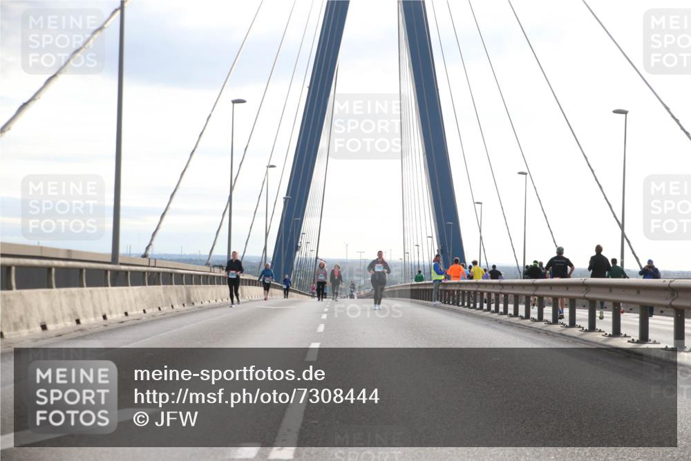 03.10.2024 - Köhlbrandbrückenlauf Jannik Wohlers http://msf.ph/oto/7308444 03.10.2024 09:40:22 Position 1  meine-sportfotos.de