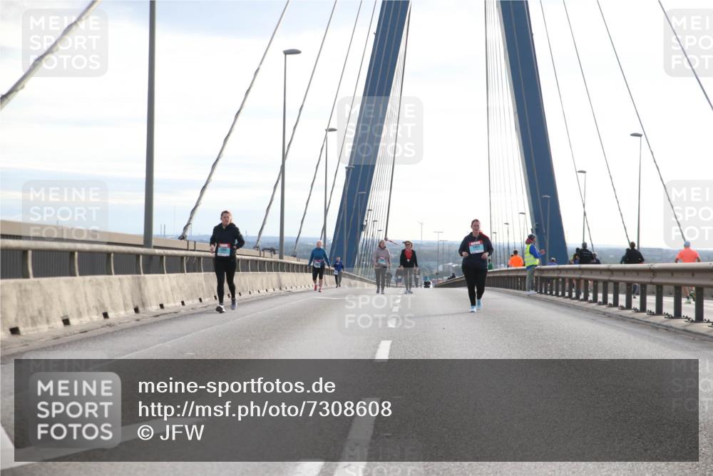 03.10.2024 - Köhlbrandbrückenlauf Jannik Wohlers http://msf.ph/oto/7308608 03.10.2024 09:40:27 Position 1 1401 meine-sportfotos.de