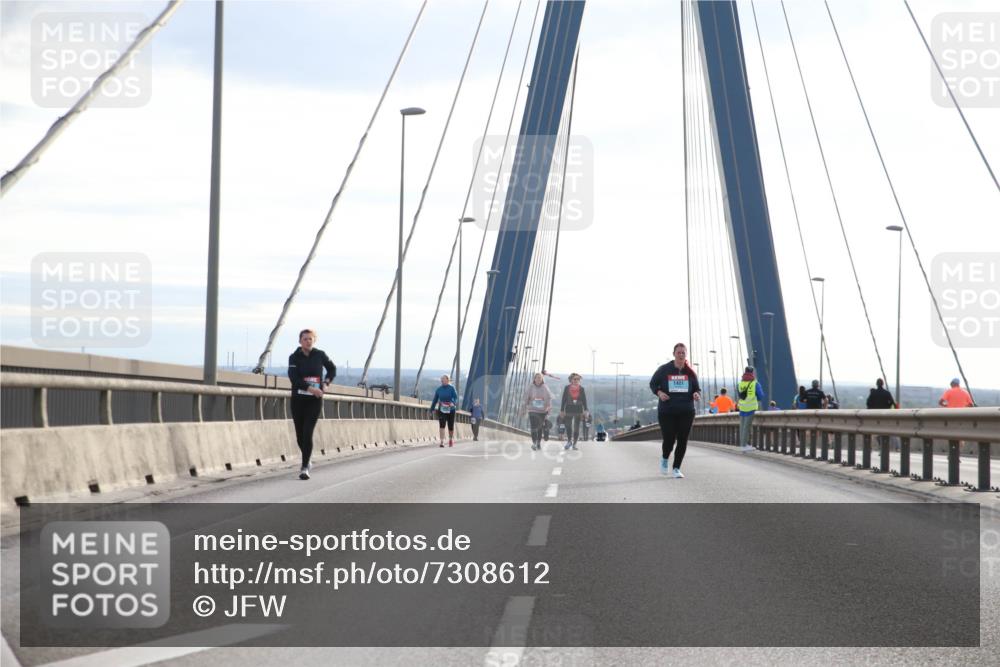 03.10.2024 - Köhlbrandbrückenlauf Jannik Wohlers http://msf.ph/oto/7308612 03.10.2024 09:40:27 Position 1 1401 meine-sportfotos.de