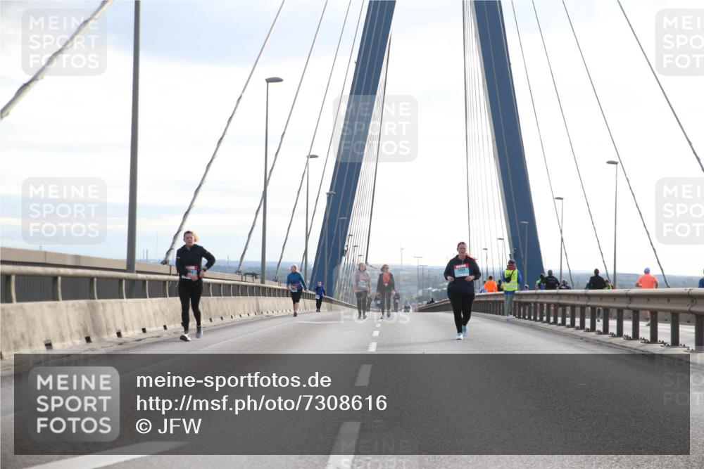 03.10.2024 - Köhlbrandbrückenlauf Jannik Wohlers http://msf.ph/oto/7308616 03.10.2024 09:40:27 Position 1 1401 meine-sportfotos.de