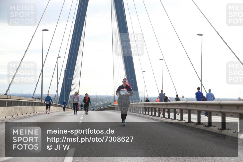 03.10.2024 - Köhlbrandbrückenlauf Jannik Wohlers http://msf.ph/oto/7308627 03.10.2024 09:40:31 Position 1 1401 meine-sportfotos.de