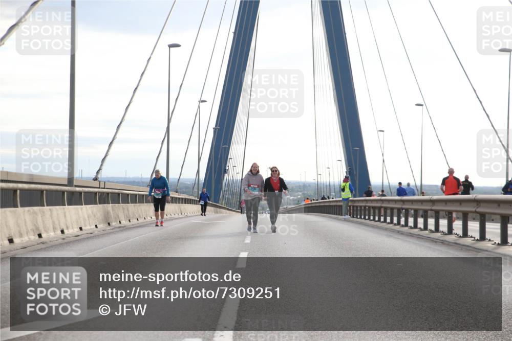 03.10.2024 - Köhlbrandbrückenlauf Jannik Wohlers http://msf.ph/oto/7309251 03.10.2024 09:40:37 Position 1  meine-sportfotos.de