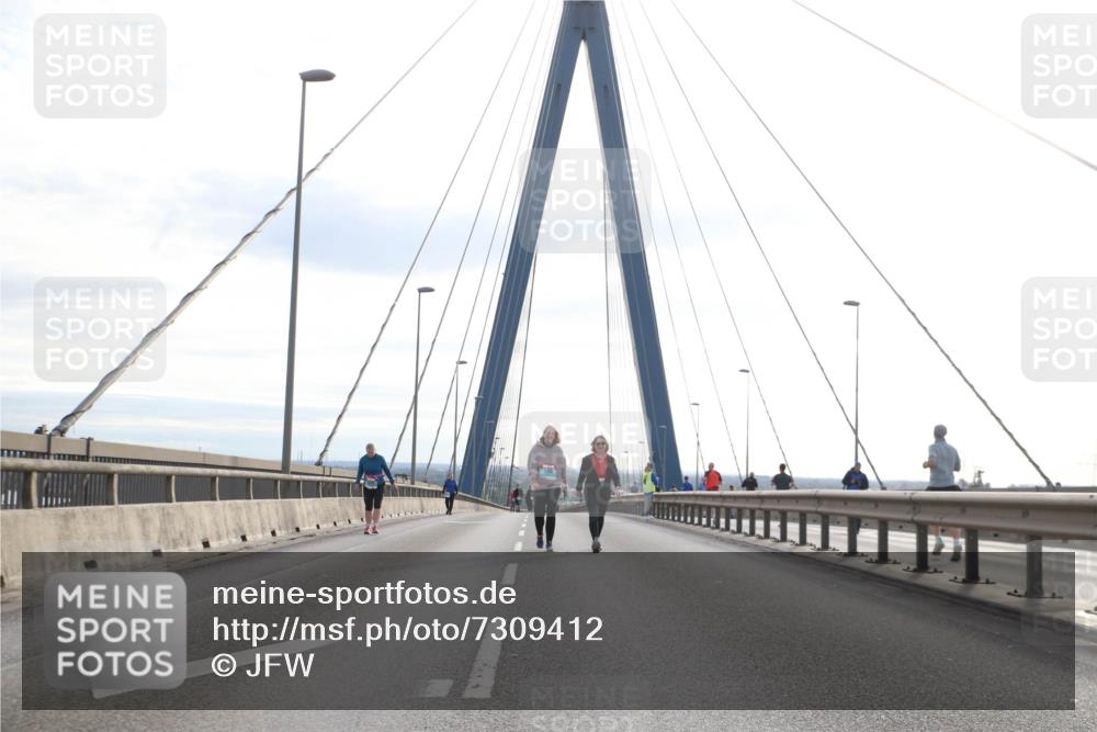 03.10.2024 - Köhlbrandbrückenlauf Jannik Wohlers http://msf.ph/oto/7309412 03.10.2024 09:40:40 Position 1  meine-sportfotos.de