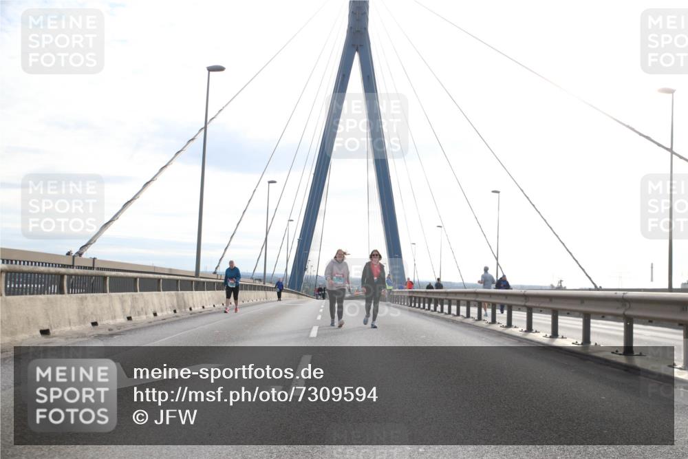 03.10.2024 - Köhlbrandbrückenlauf Jannik Wohlers http://msf.ph/oto/7309594 03.10.2024 09:40:41 Position 1  meine-sportfotos.de