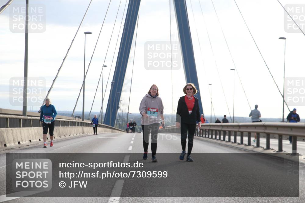 03.10.2024 - Köhlbrandbrückenlauf Jannik Wohlers http://msf.ph/oto/7309599 03.10.2024 09:40:42 Position 1 3180 meine-sportfotos.de