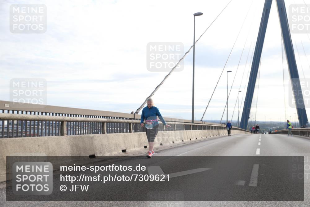 03.10.2024 - Köhlbrandbrückenlauf Jannik Wohlers http://msf.ph/oto/7309621 03.10.2024 09:40:49 Position 1 3403 meine-sportfotos.de
