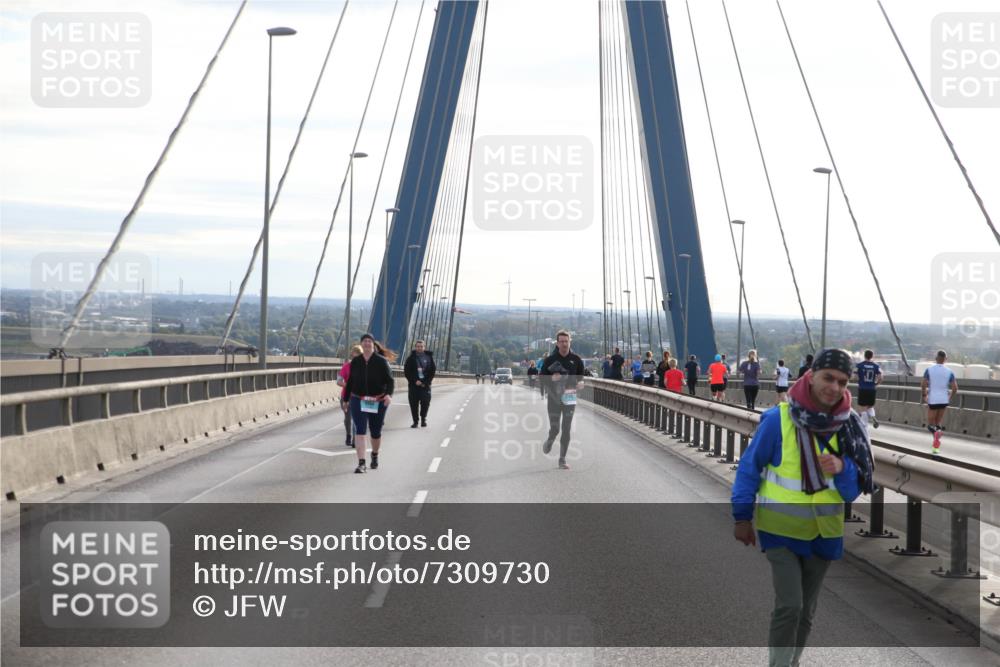 03.10.2024 - Köhlbrandbrückenlauf Jannik Wohlers http://msf.ph/oto/7309730 03.10.2024 09:41:09 Position 1  meine-sportfotos.de