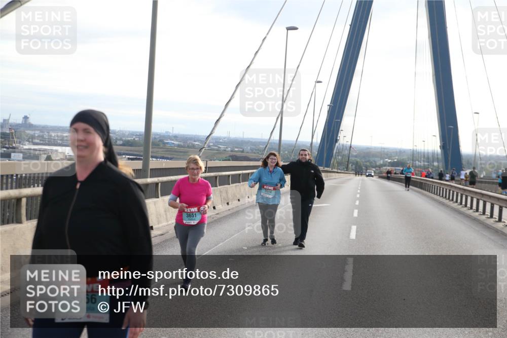 03.10.2024 - Köhlbrandbrückenlauf Jannik Wohlers http://msf.ph/oto/7309865 03.10.2024 09:41:19 Position 1 3566, 3651, 3514 meine-sportfotos.de