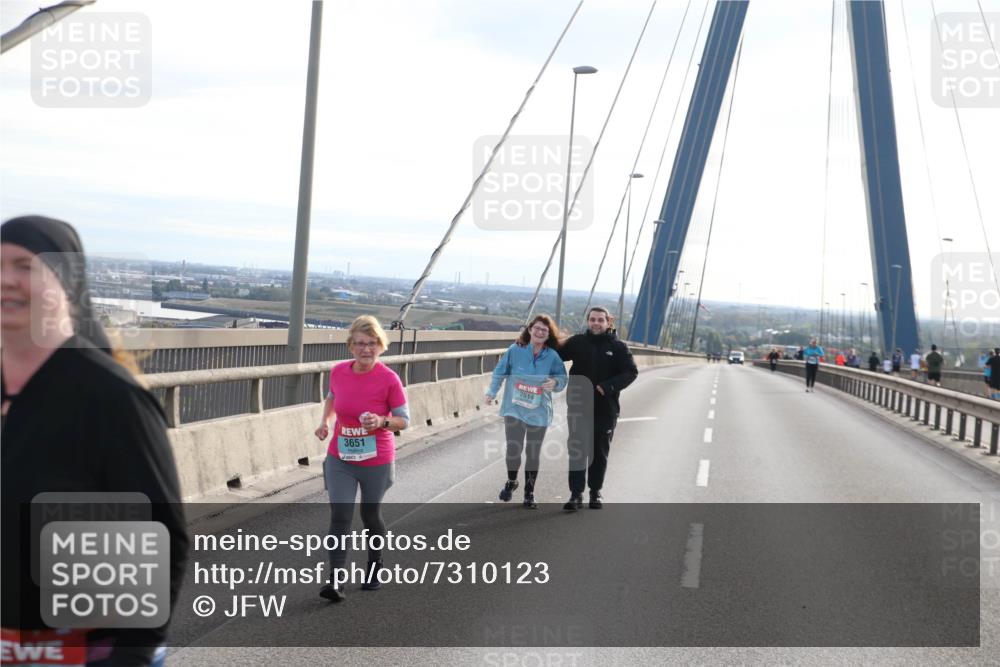 03.10.2024 - Köhlbrandbrückenlauf Jannik Wohlers http://msf.ph/oto/7310123 03.10.2024 09:41:19 Position 1 3651, 3514 meine-sportfotos.de