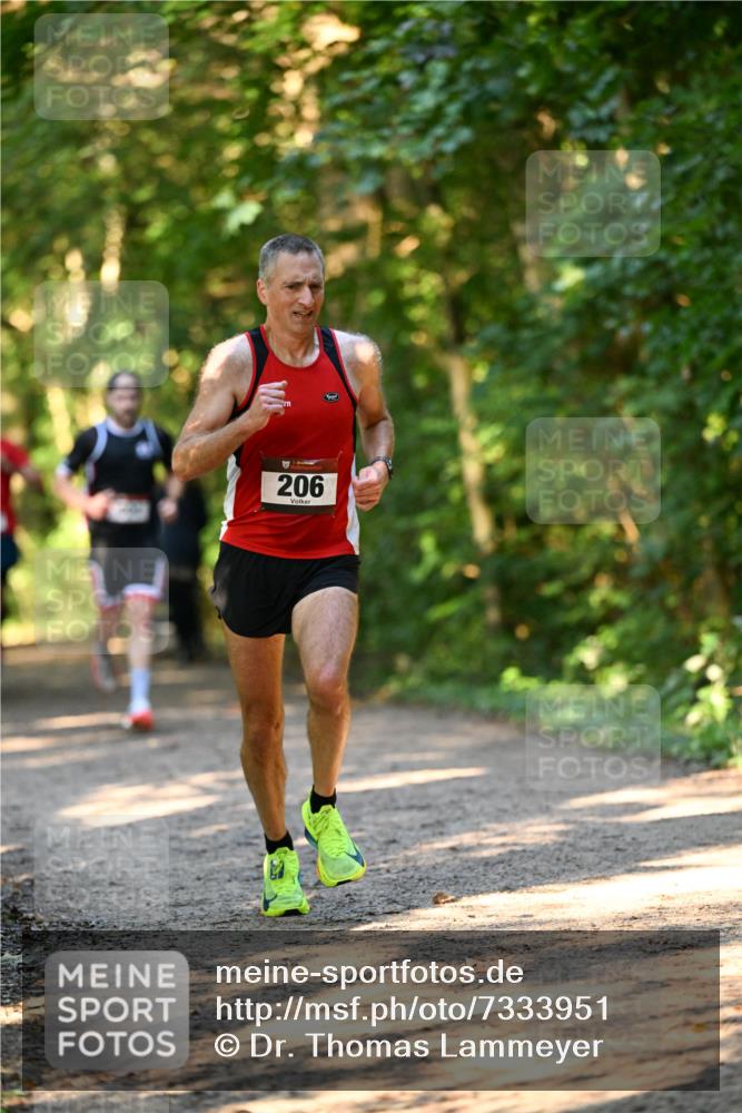 06.10.2024 - Bramfelder Halbmarathon 2024 Dr. Thomas Lammeyer http://msf.ph/oto/7333951 06.10.2024 09:47:45 Laufen 206 meine-sportfotos.de