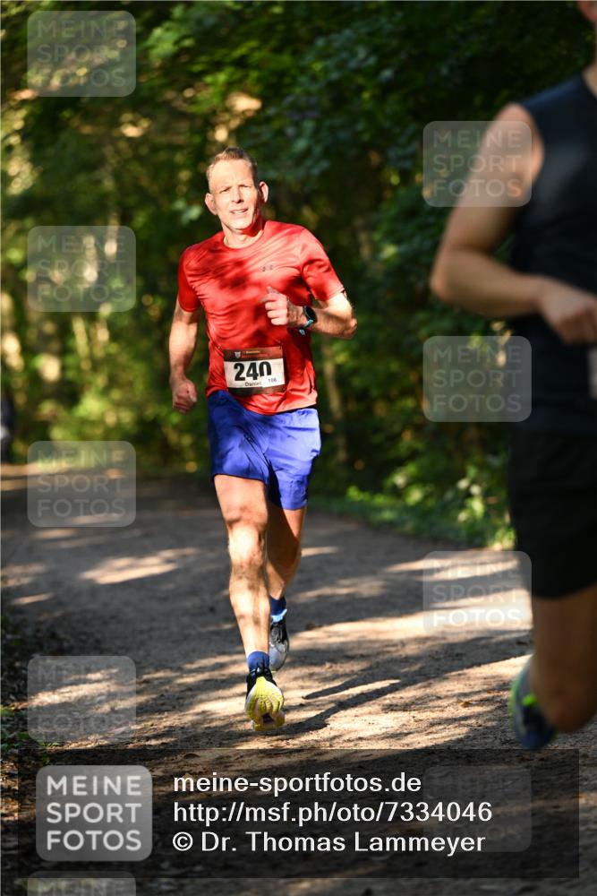 06.10.2024 - Bramfelder Halbmarathon 2024 Dr. Thomas Lammeyer http://msf.ph/oto/7334046 06.10.2024 09:48:07 Laufen 240, 106 meine-sportfotos.de