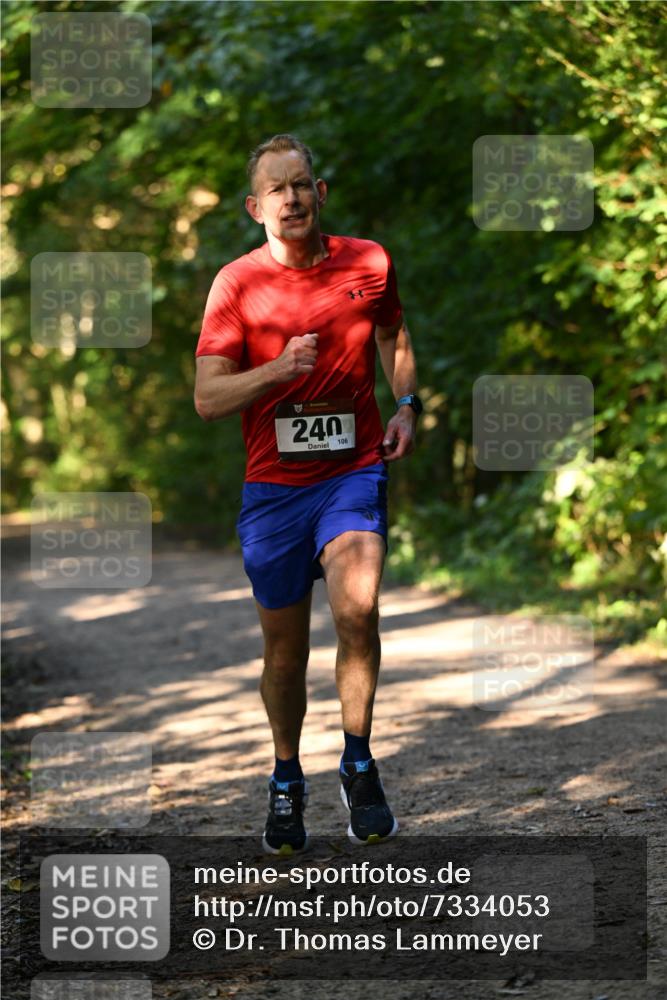06.10.2024 - Bramfelder Halbmarathon 2024 Dr. Thomas Lammeyer http://msf.ph/oto/7334053 06.10.2024 09:48:08 Laufen 240, 106 meine-sportfotos.de