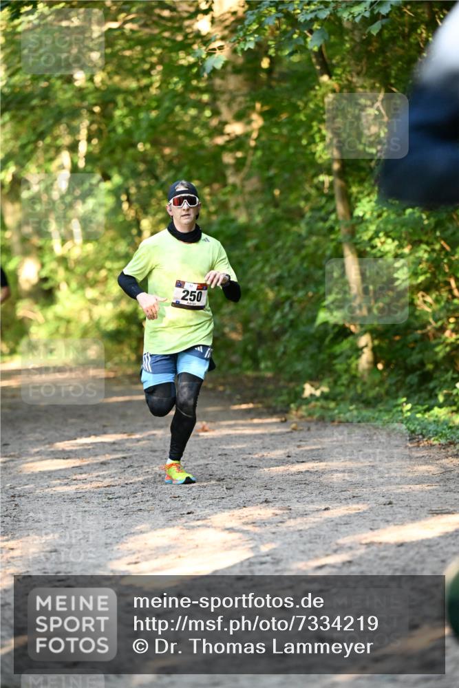 06.10.2024 - Bramfelder Halbmarathon 2024 Dr. Thomas Lammeyer http://msf.ph/oto/7334219 06.10.2024 09:49:28 Laufen 250 meine-sportfotos.de